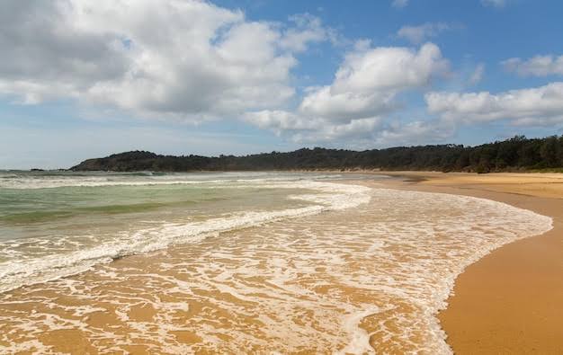 Muere joven luego que se lo “tragó” un agujero en la playa
