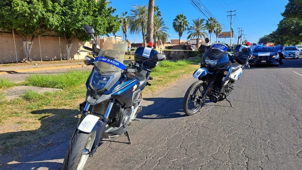 Policía de Culiacán en el sitio del accidente