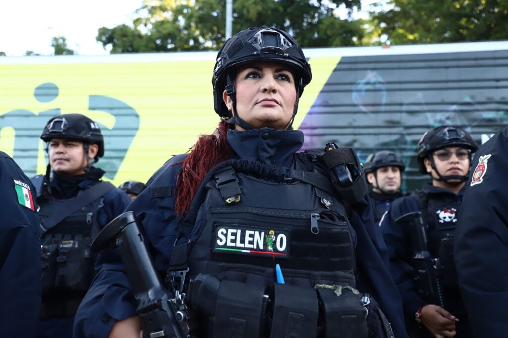 Policías en guardia