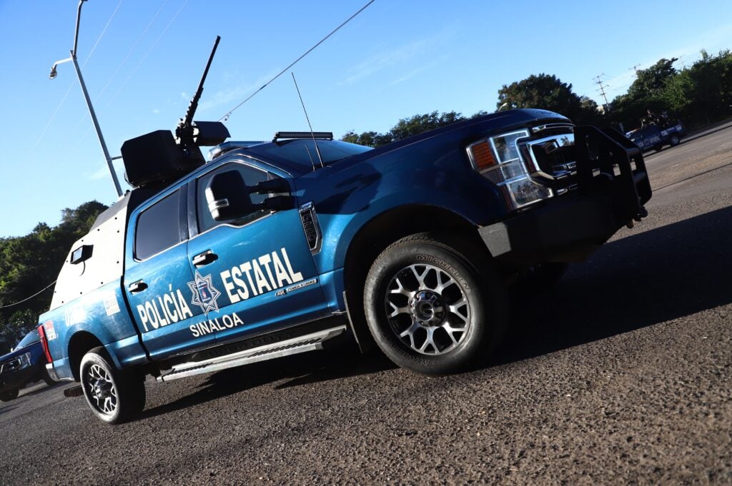 Camioneta de la Policía Estatal