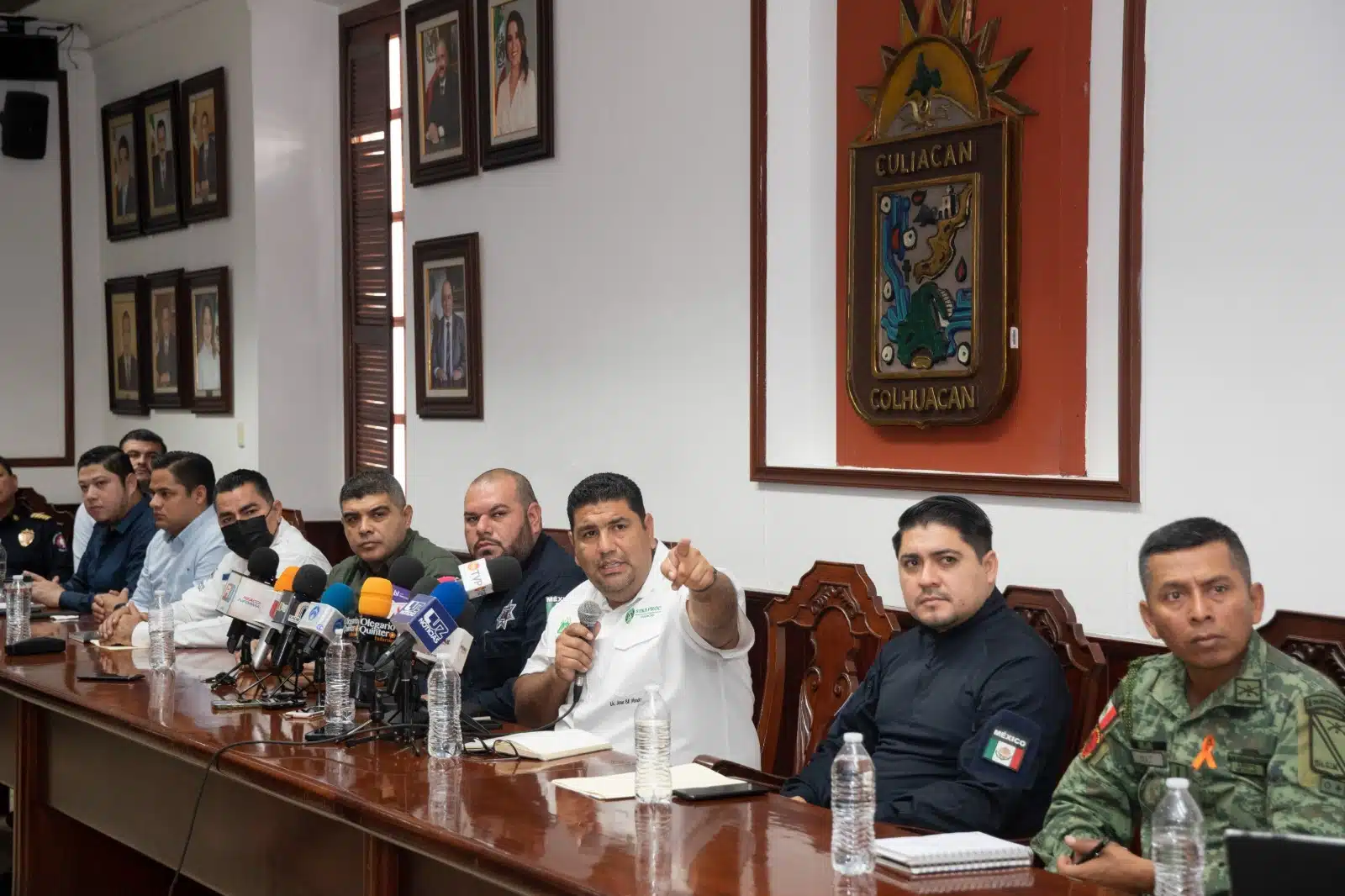 Integrantes de instituciones municipales, estatales, la Sedena y la Guardia Nacional en reunión por operativo de seguridad Guadalupe-Reyes