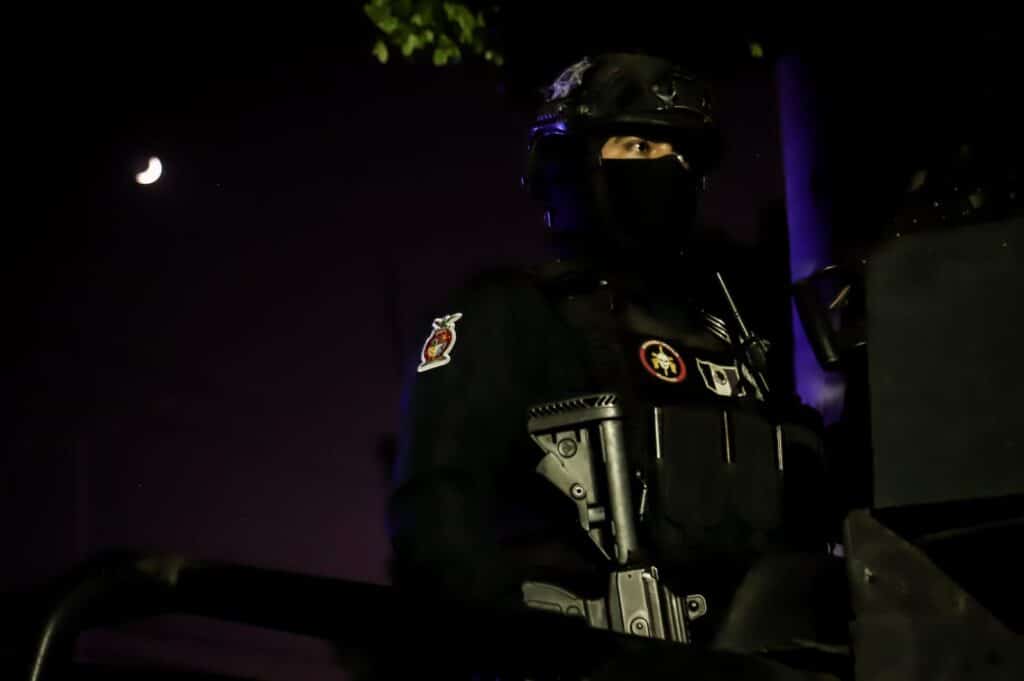policías municipales arribaron al lugar donde recabaron las características de los responsables