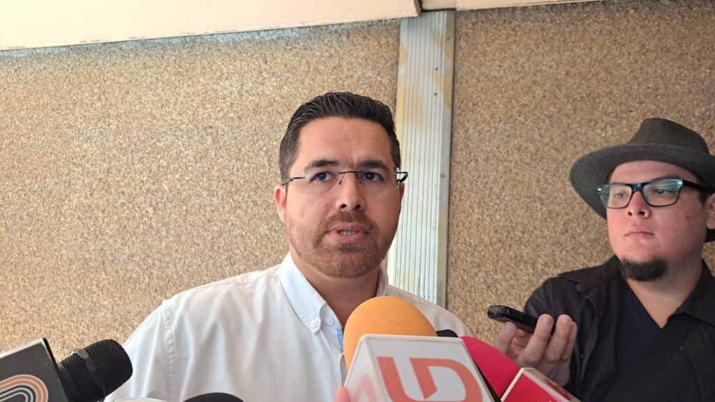 Secretario de Salud del Gobierno de Sinaloa, Cuitláhuac González Galindo.
