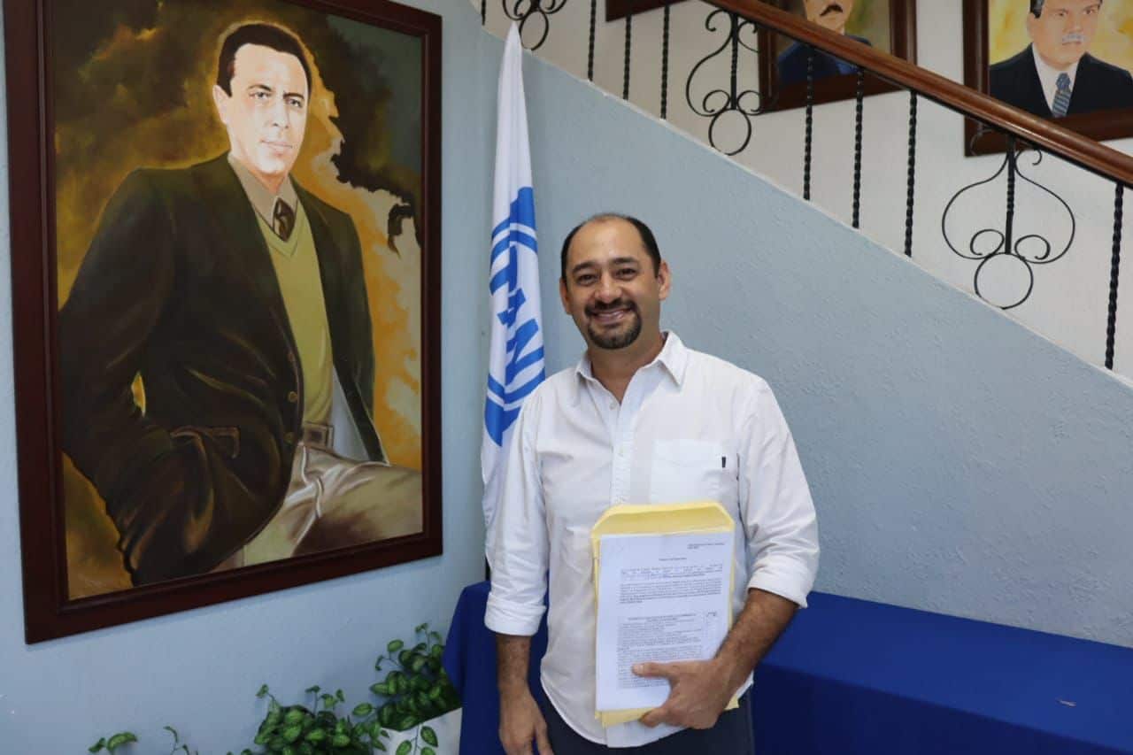 Carlos Castaños Valenzuela