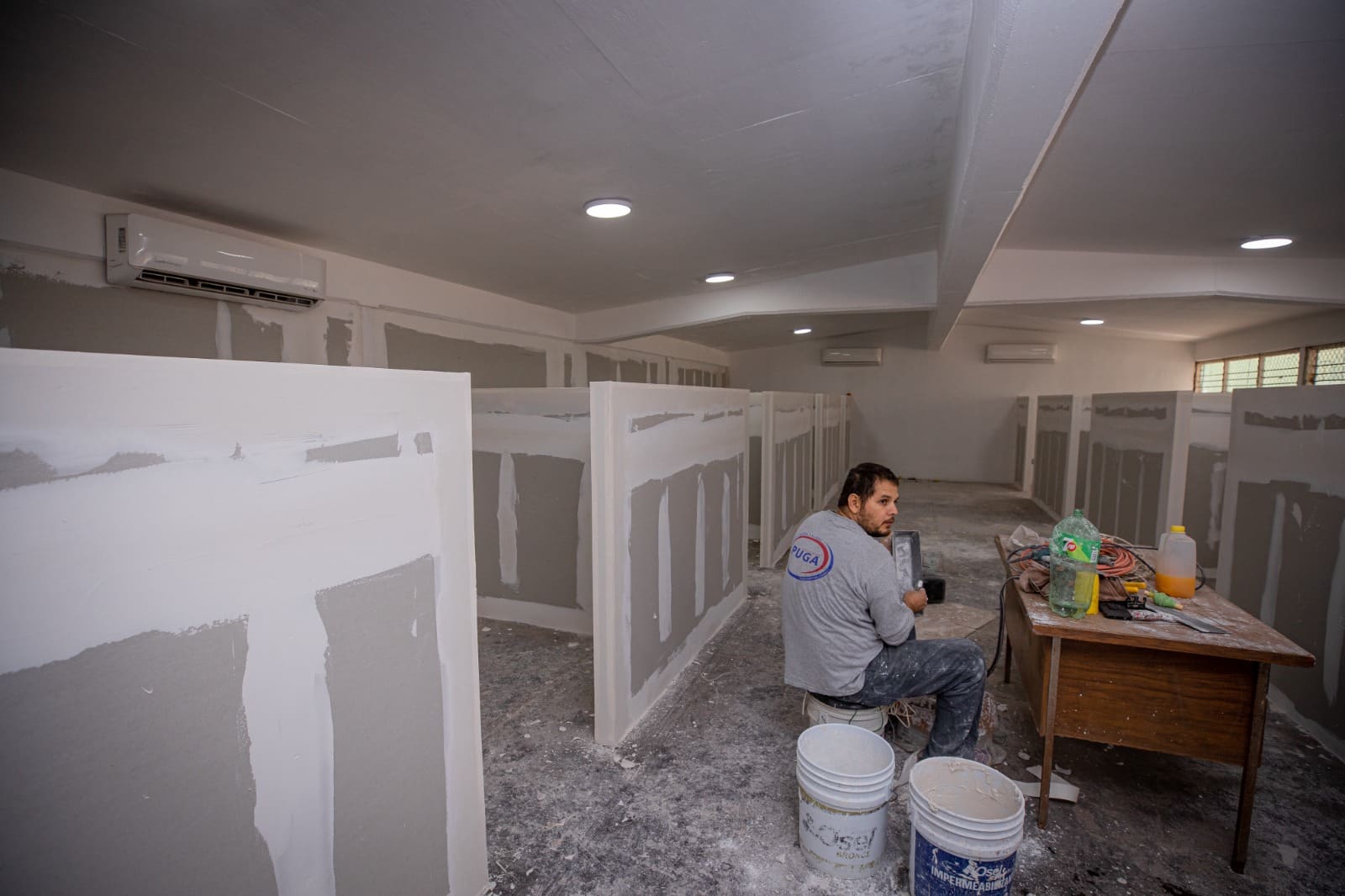 Recorrido por las instalaciones que están siendo rehabilitadas en el expenal de Ocoro