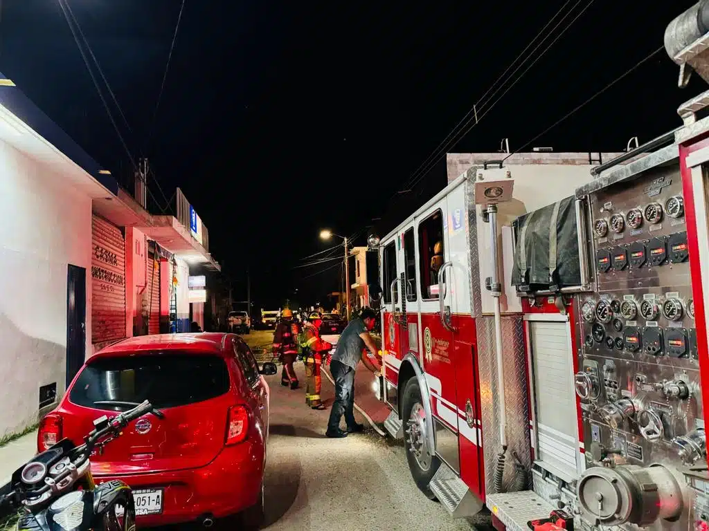 Camión de Bomberos en el lugar de los hechos