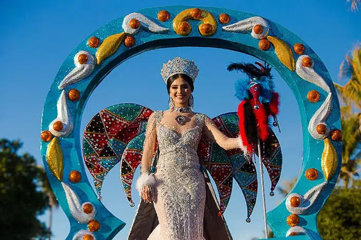 Candidata a reina del Carnaval de Guasave