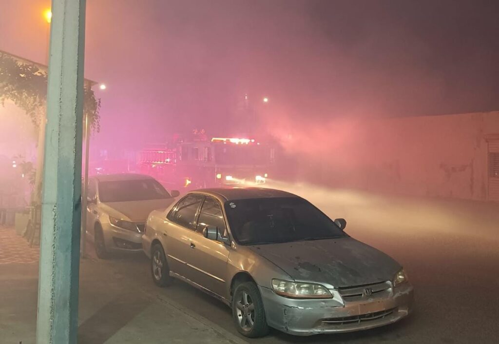 Cortina de humo provocada por el incendio