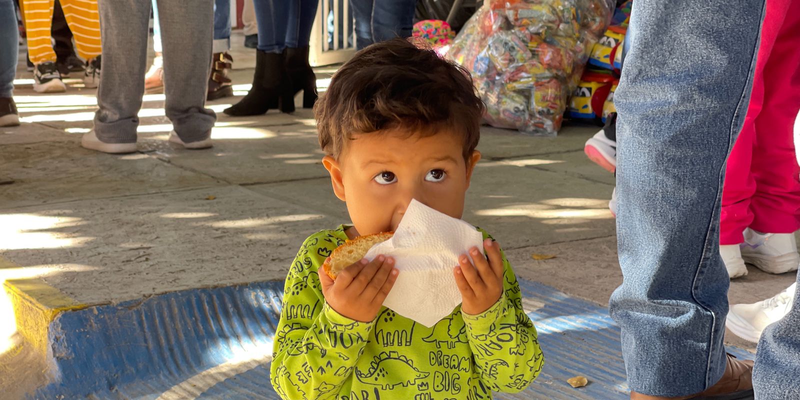 Tradicional partida de rosca y entrega de dulces y juguetes por parte de DIF El Fuerte