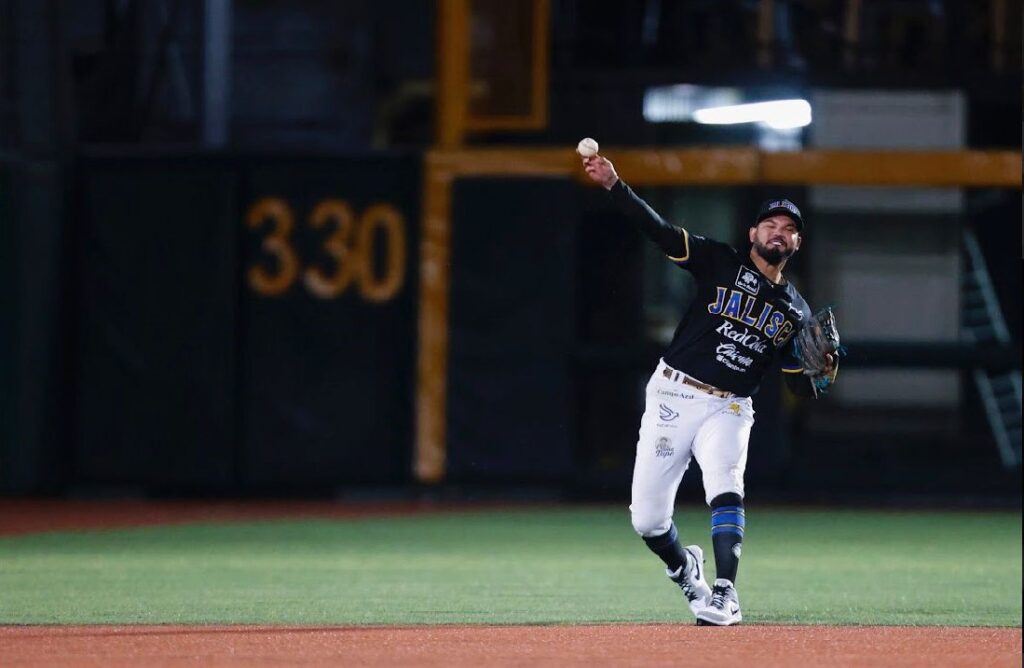 Juego entre Charros de Jalisco y Venados de Mazatlán en actividad del Juego 3 de los playoffs de la LMP