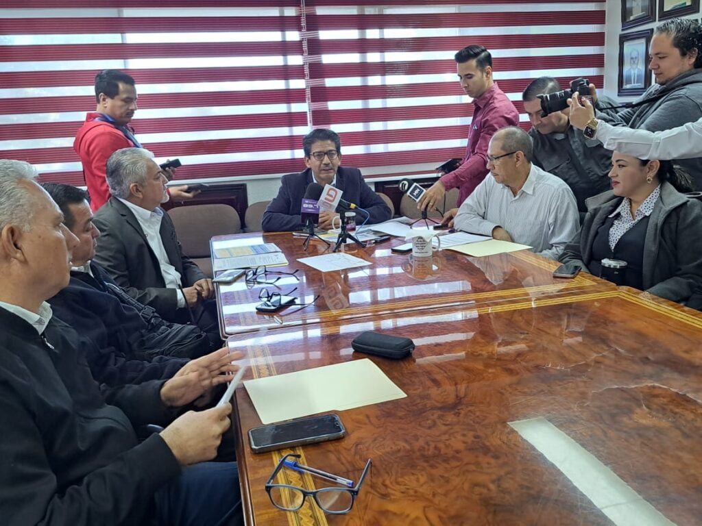 Alcalde Martín Ahumada Quintero reunido con las autoridades de seguridad