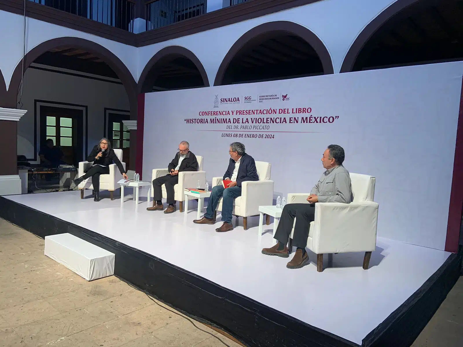 Pablo Piccato en la presentación de su libro “Historia mínima de la violencia en México” en el Centro Centenario de las Artes