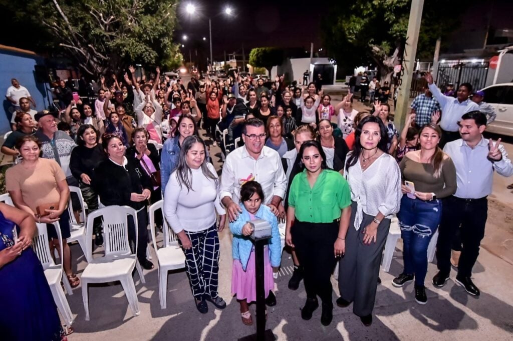 Alcalde Édgar González Zataráin en el fraccionamiento San Joaquín