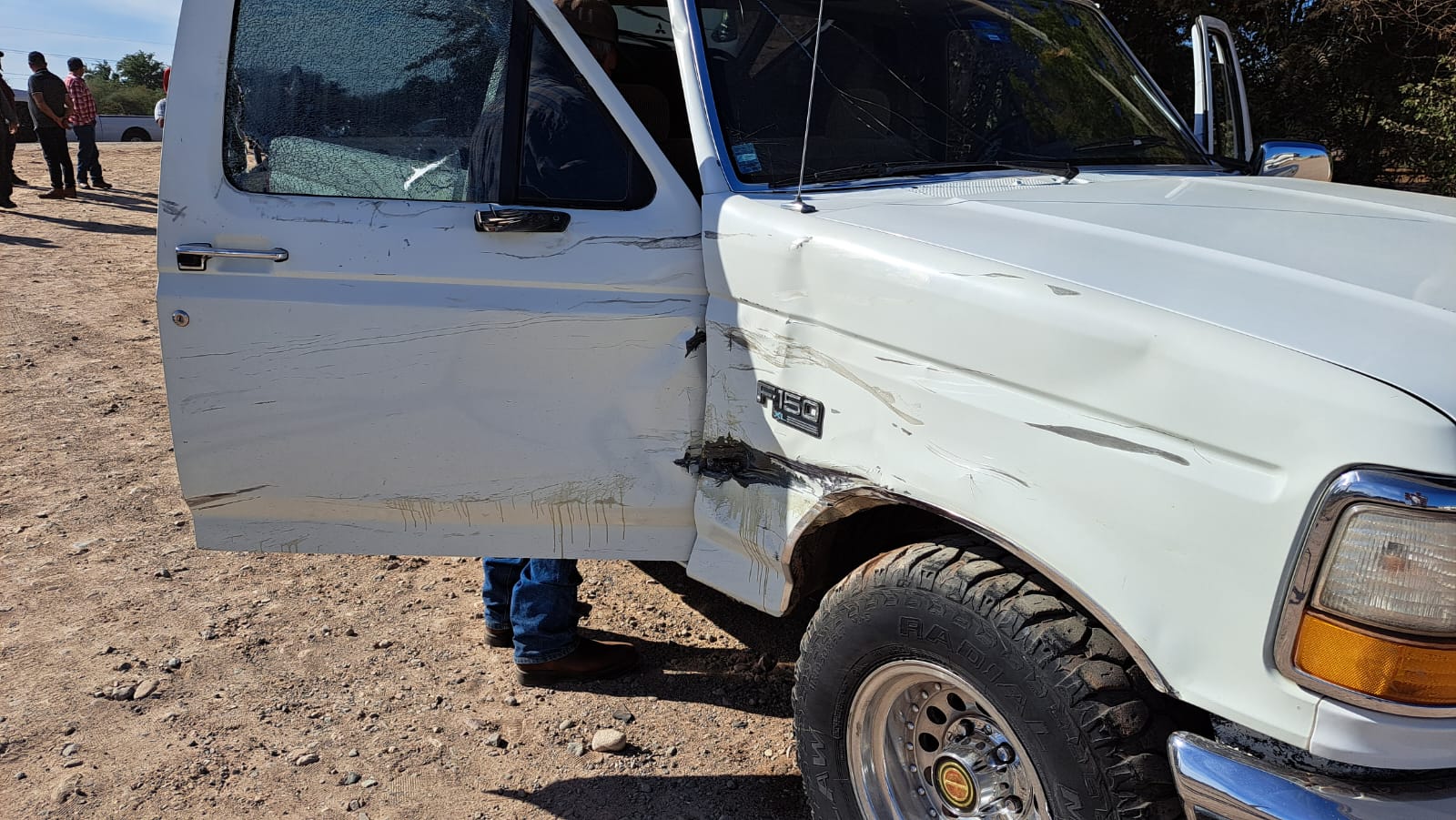 Camioneta chocada en Angostura