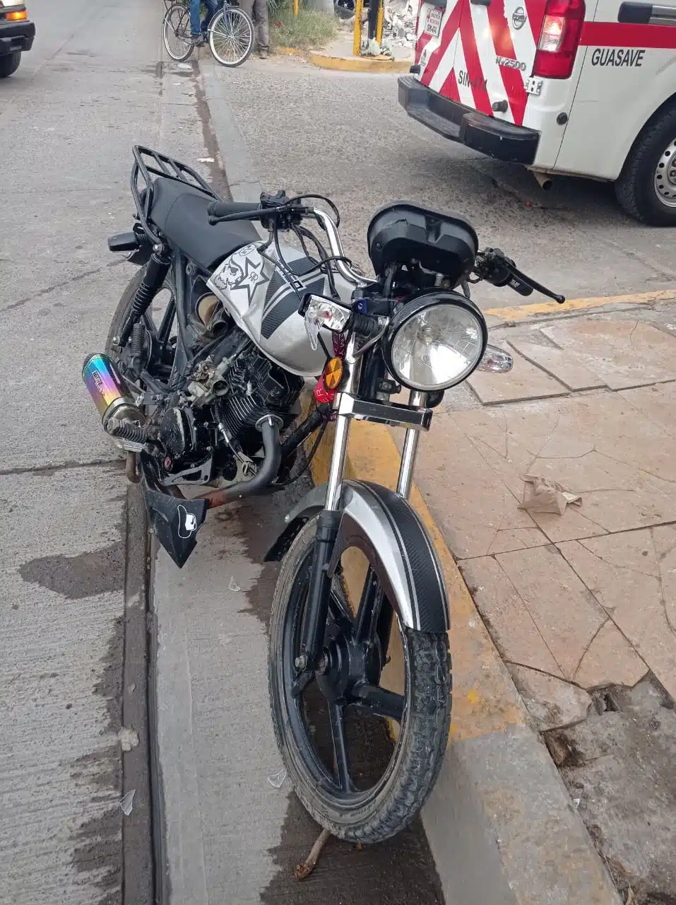 Motocicleta en la que se accidentó José Carlos en Guasave