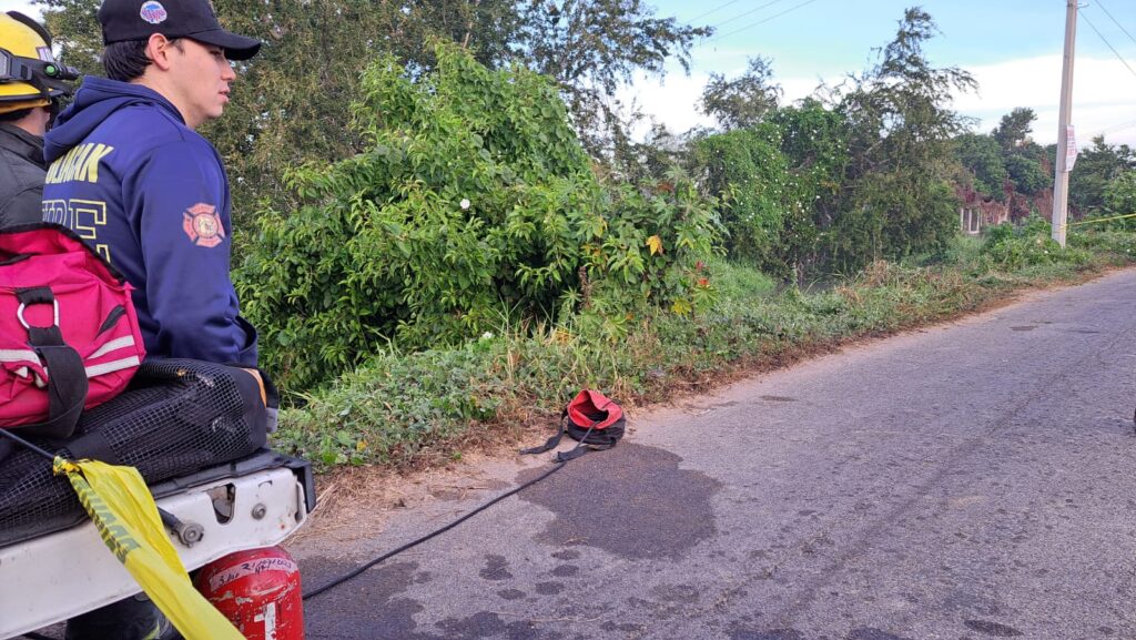 Elemento de Protección Ciivil en el lugar donde falleció Arleth en Eldorado, Culiacán