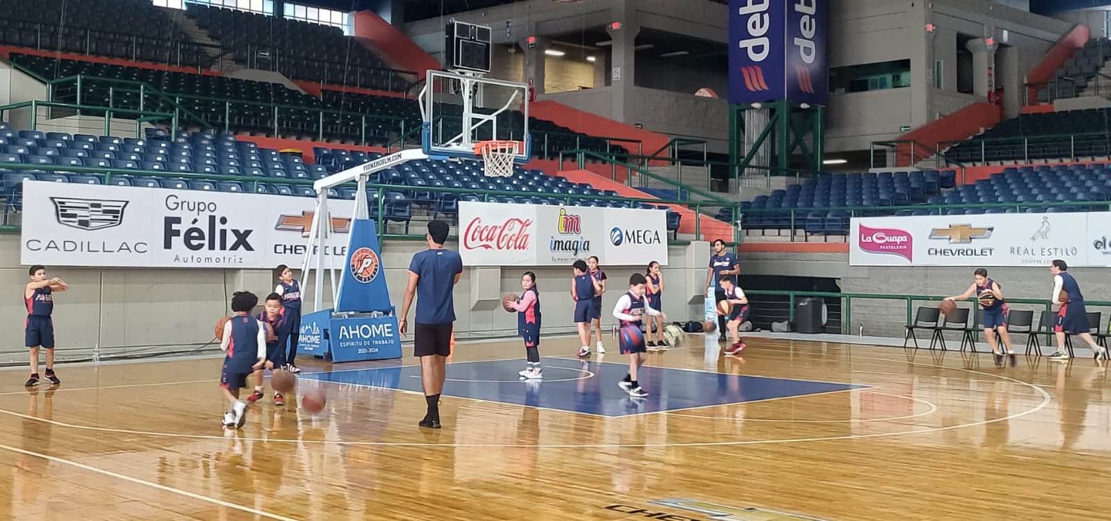 Alumnos de Pioneros Academy