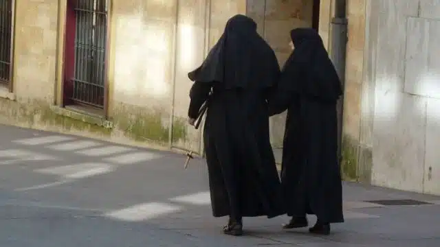 Arzobispo de Puerto Príncipe confirma liberación de seis monjas secuestradas