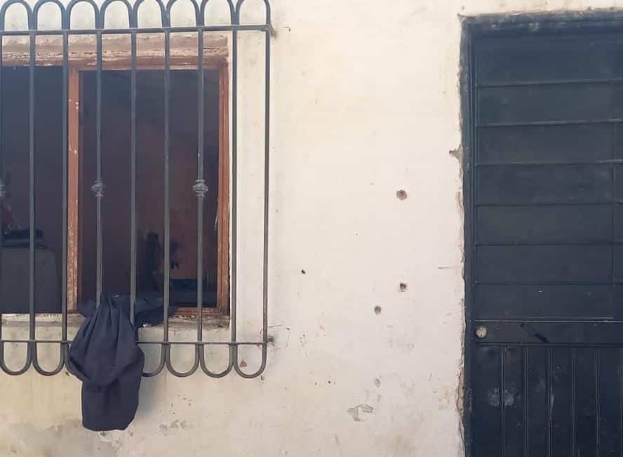 Los agresores dispararon en cuatro ocasiones con arma corta a la fachada del domicilio.
