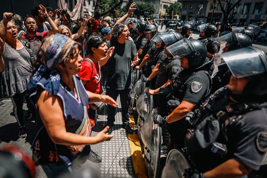 Aumentan movilizaciones en contra de las reformas de Milei
