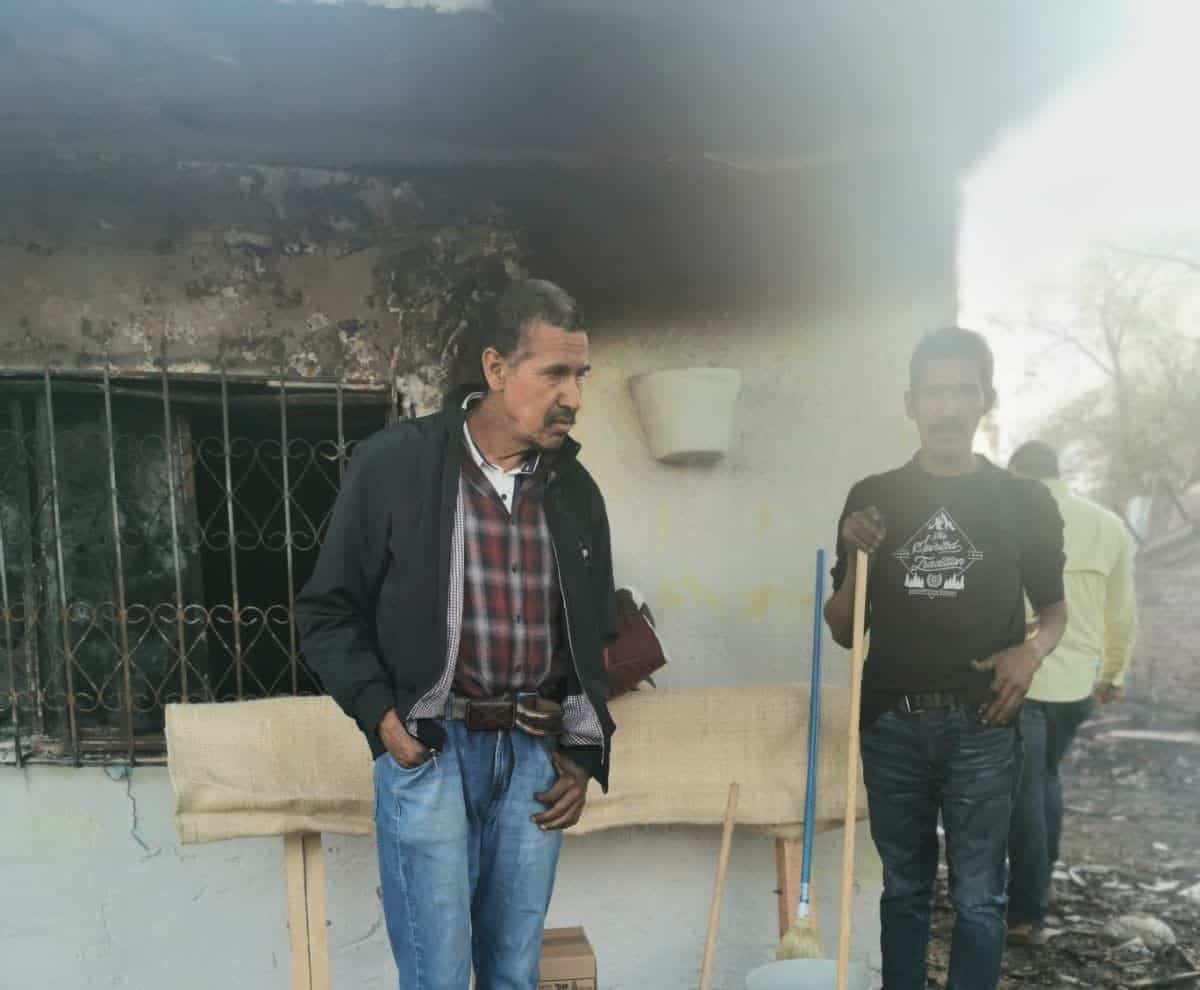Fluye ayuda para los hermanos a los que se les quemó su casa.