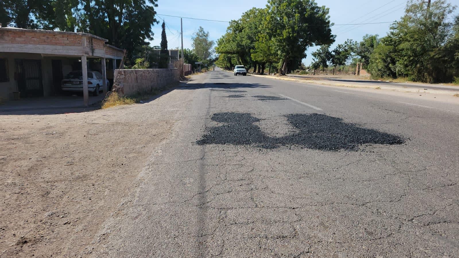 Bacheo de la carretera El Fuerte-Los Mochis a la altura de El Pochotal