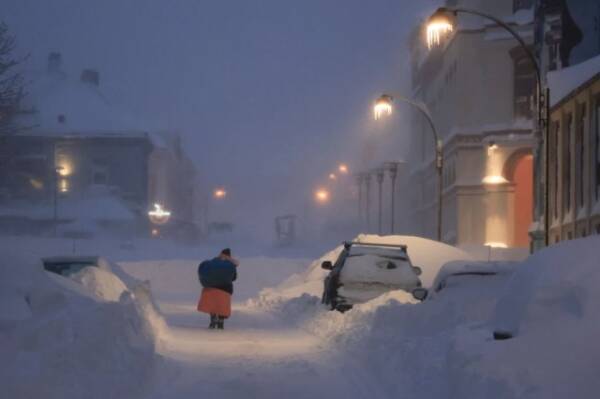 Bajas temperaturas colapsan media Europa; reportan nevadas y tormentas