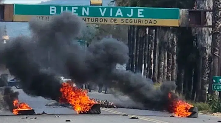 Bloqueos y quema de llantas en Jalisco