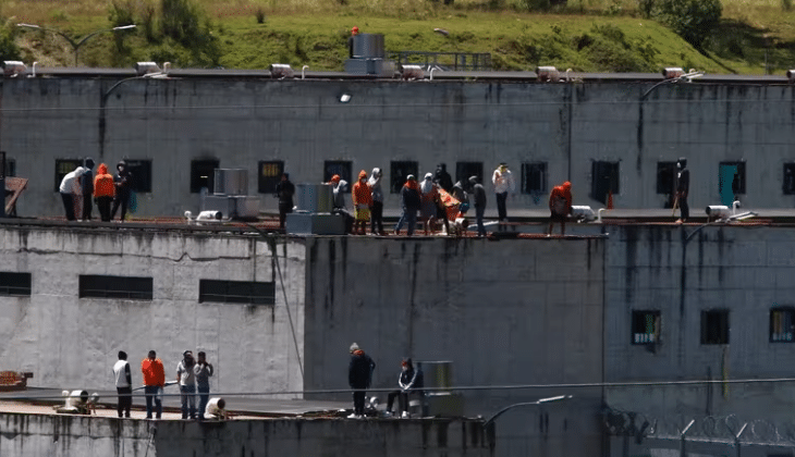 Al menos 139 servidores permanecen secuestrados en cárceles de Ecuador