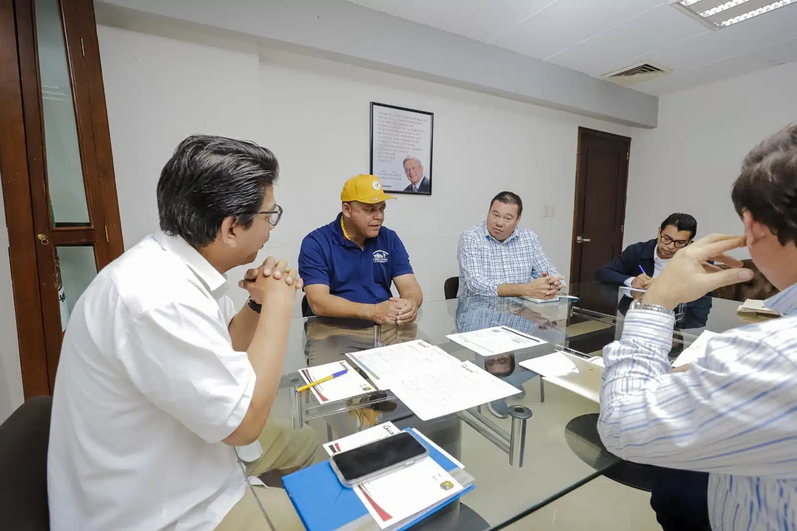 El alcalde se reunió por separado con ambos grupos a quienes les recomendó unificar los esfuerzos para hacer un solo evento.