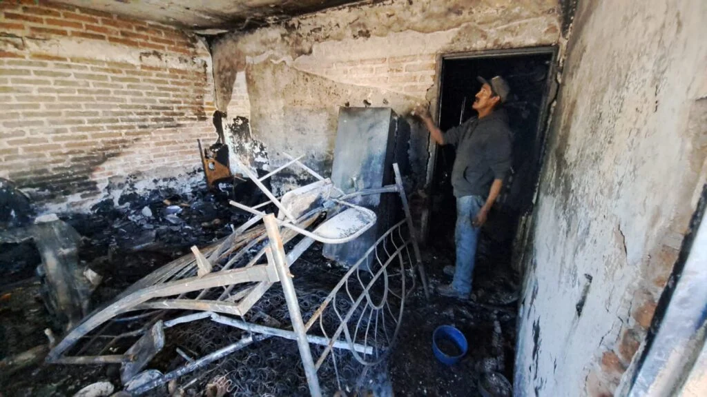 Casa tras incendio en Los Mochis