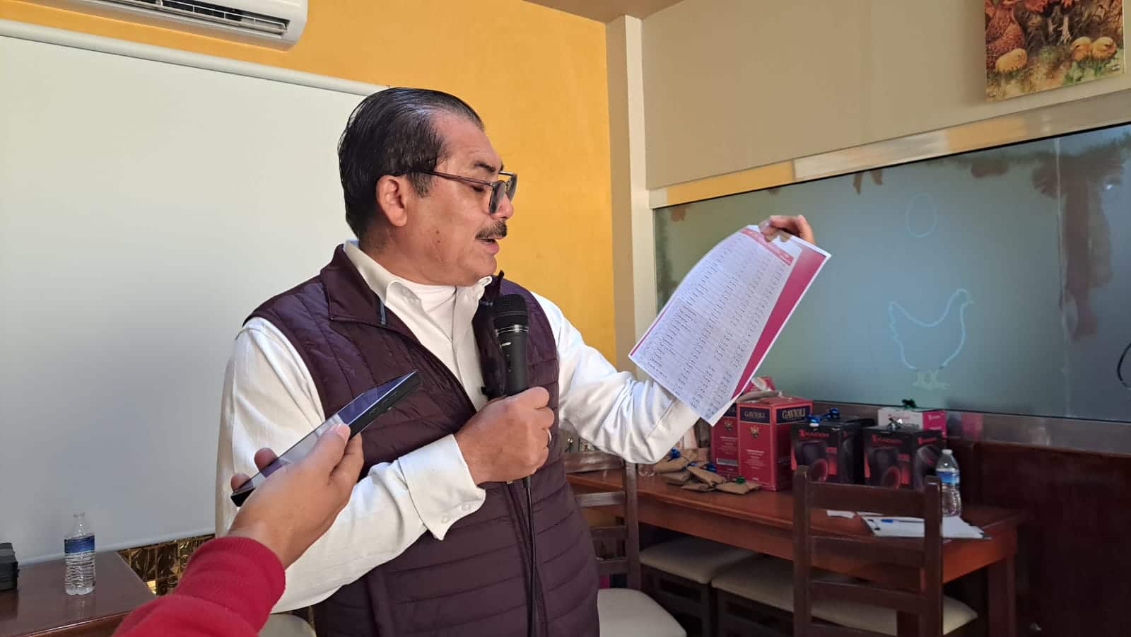 Casimiro Zamora Valdez diputado federal de Morena en entrevista con los medios de comunicación en Guasave