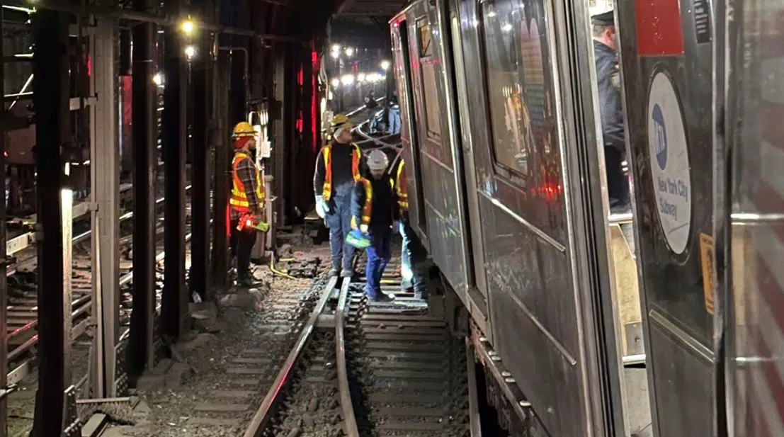 Choque de trenes deja 24 heridos en Nueva York