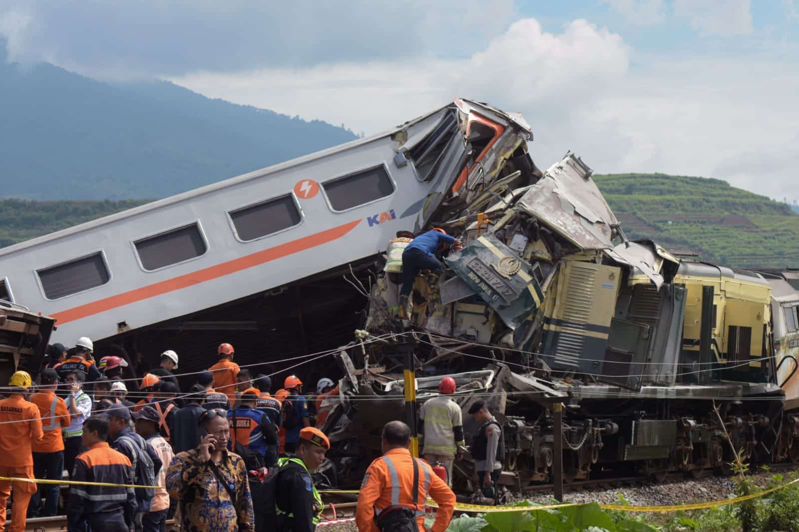 Choque de trenes en Indonesia deja al menos cuatro muertos
