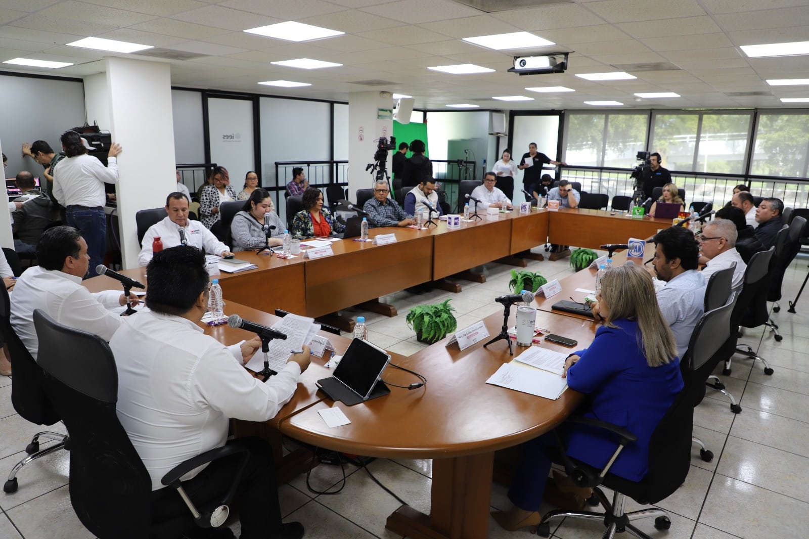 Integrantes del Consejo General del IEES