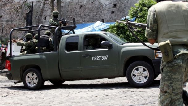 Decomisan armas tras enfrentamiento en China, NL; hay un militar muerto