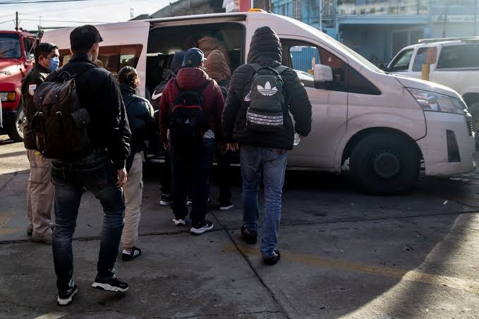 Detienen a 21 vietnamitas por intentar llegar a EU desde Tijuana