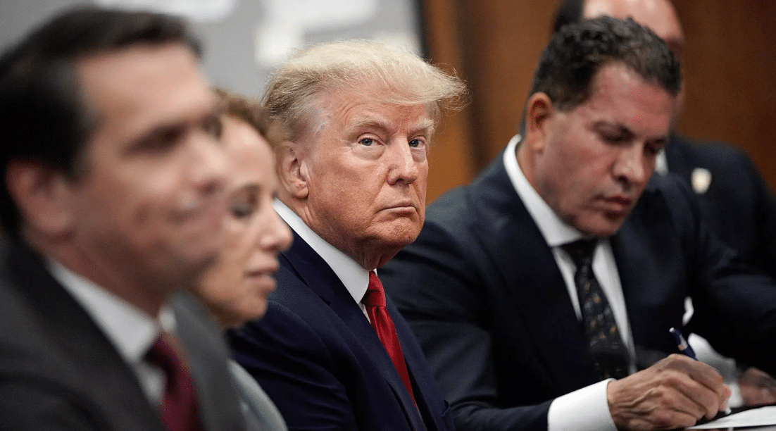 Donald Trump testifica en juicio por difamación