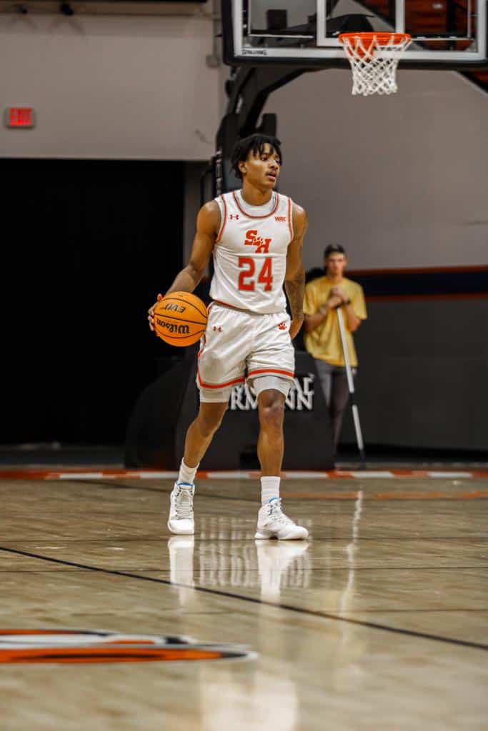 Donte Powers jugador de basquetbol