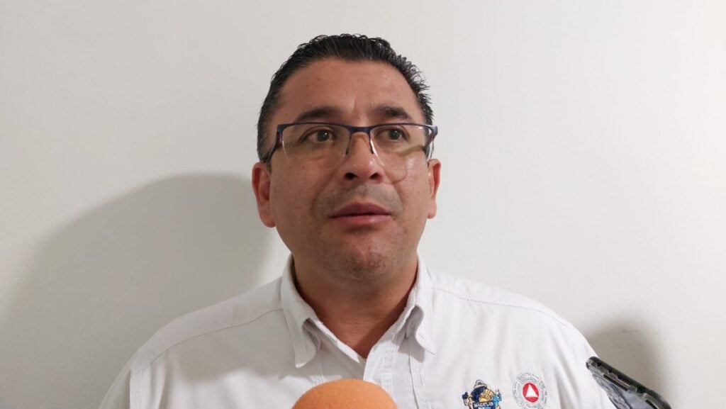 coordinador de Protección Civil en Mazatlán, Eloy Ruiz Gastélum.