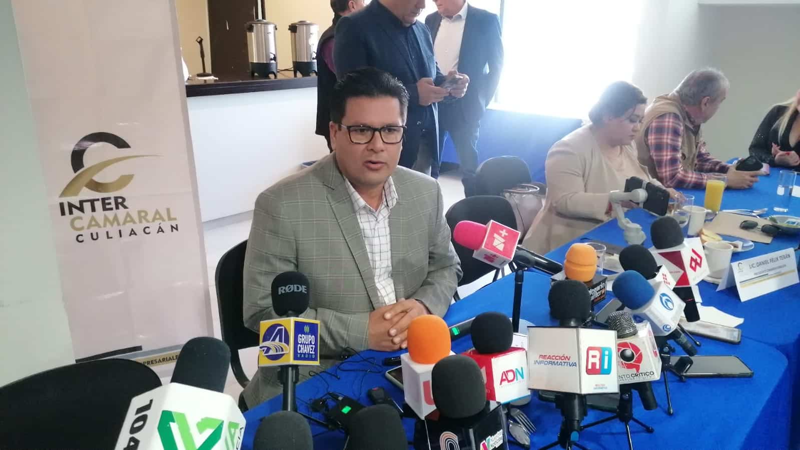 presidente de la Cámara Mexicana de la Industria de la Construcción (CMIC) en la capital sinaloense, Emilio Contreras Mendoza.