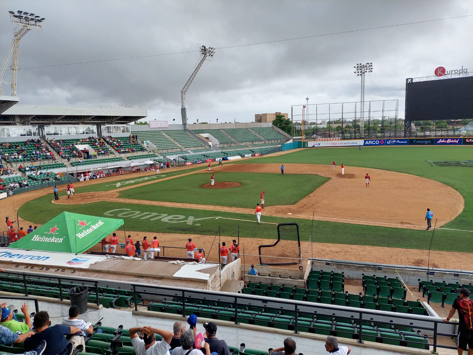 Astros y Garbanceros protagonizando la final de la Peimbert Camacho en el Kuroda Park
