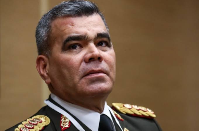 Expulsan a 33 militares venezolanos por conspirar contra Nicolás Maduro