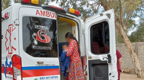 Familia jornalera en ambulancia.