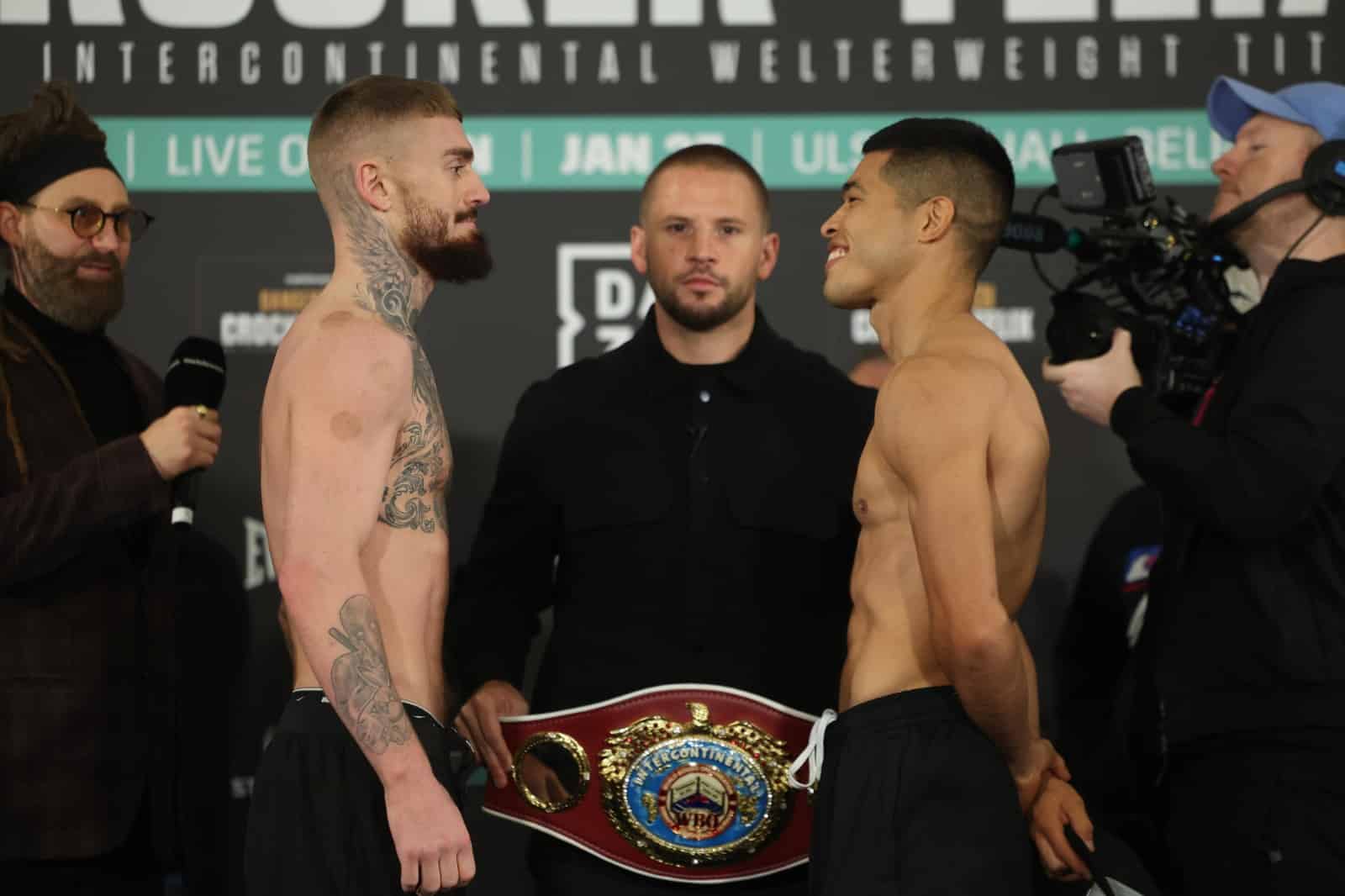 Frente a frente el irlandés Lewis Crocker y el mochitense Josesito Félix