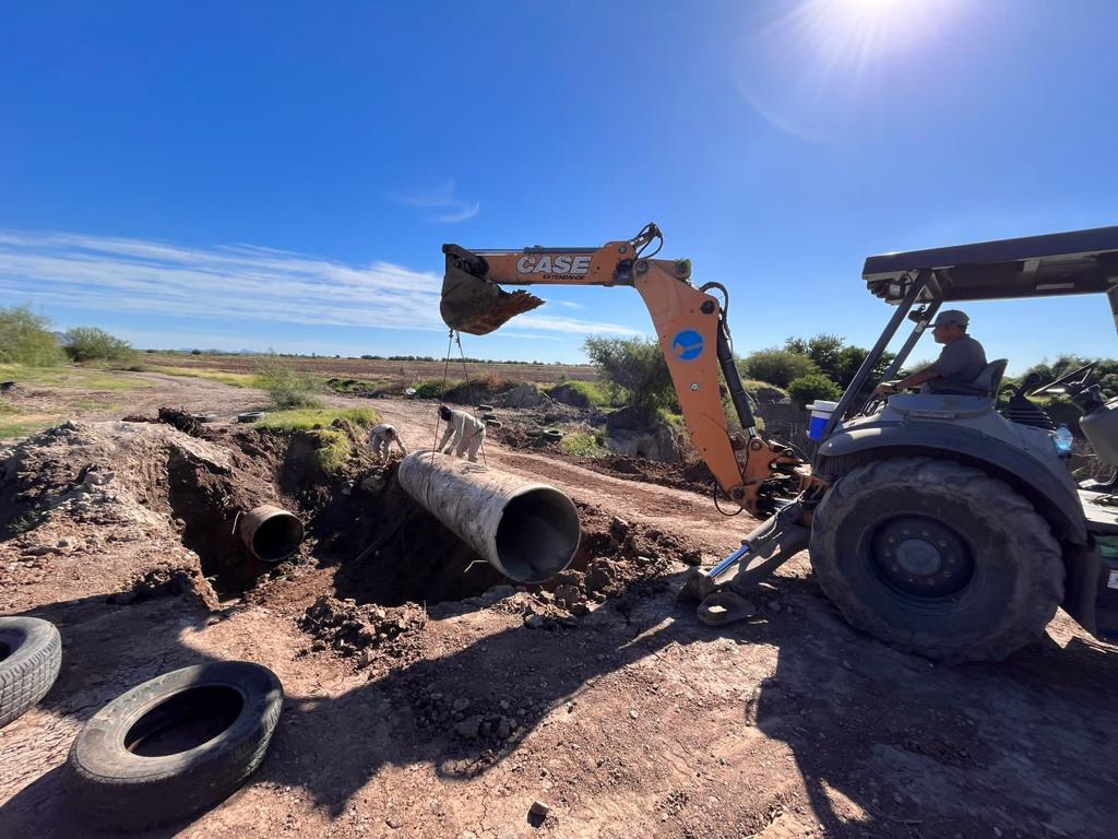 Reparaciones en Guamúchil por derrame de aguas negras al río Évora