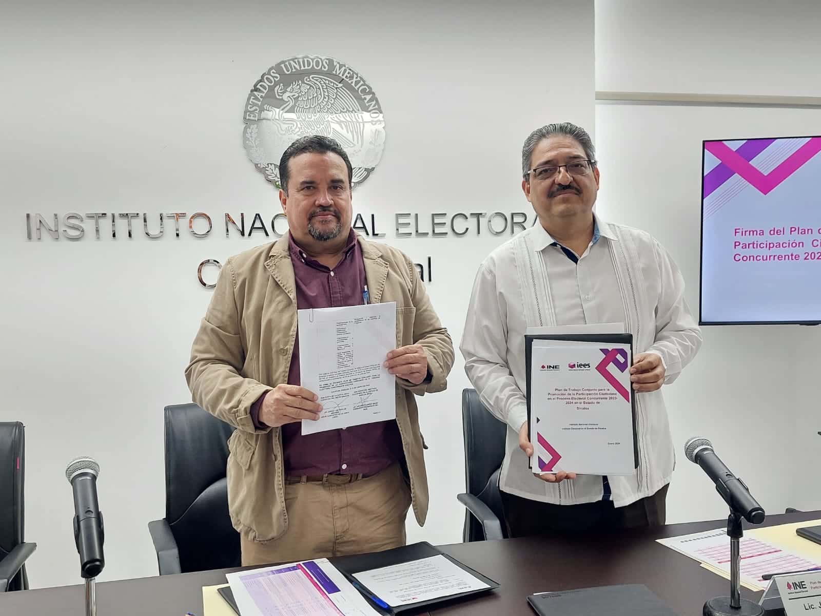 Arturo Fajardo Mejía, del INE y Arturo Fajardo Mejía del IEES
