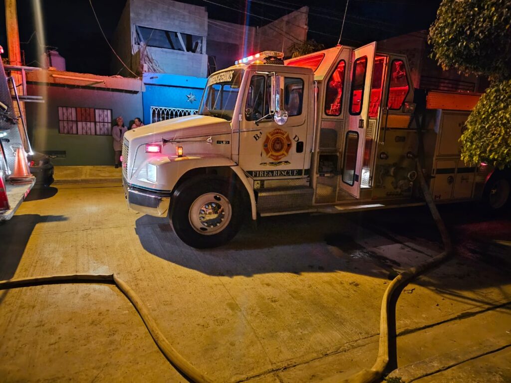 Camión de rescate de bomberos en Mazatlán