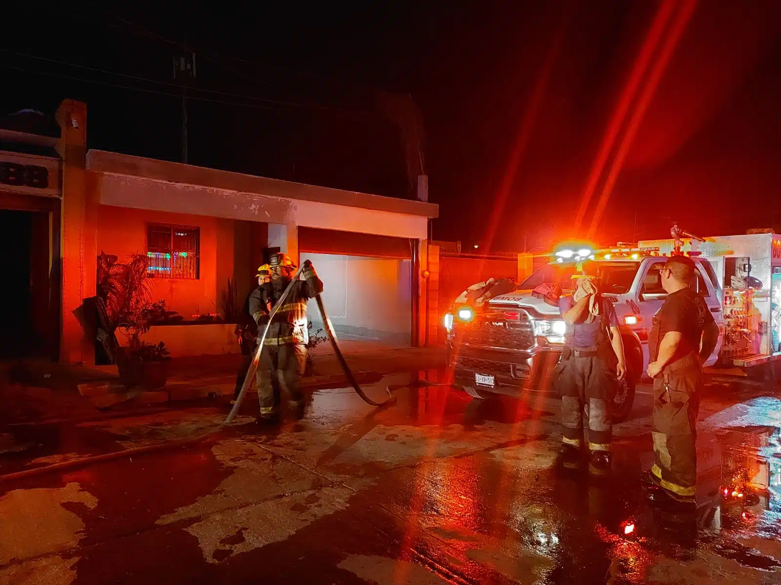 Una fuga de gas causó el incendio en el cuarto de lavado.