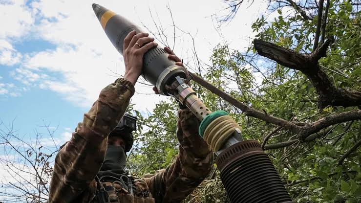 Investigan a funcionarios por robo de 40 mdd destinados para armas en Ucrania